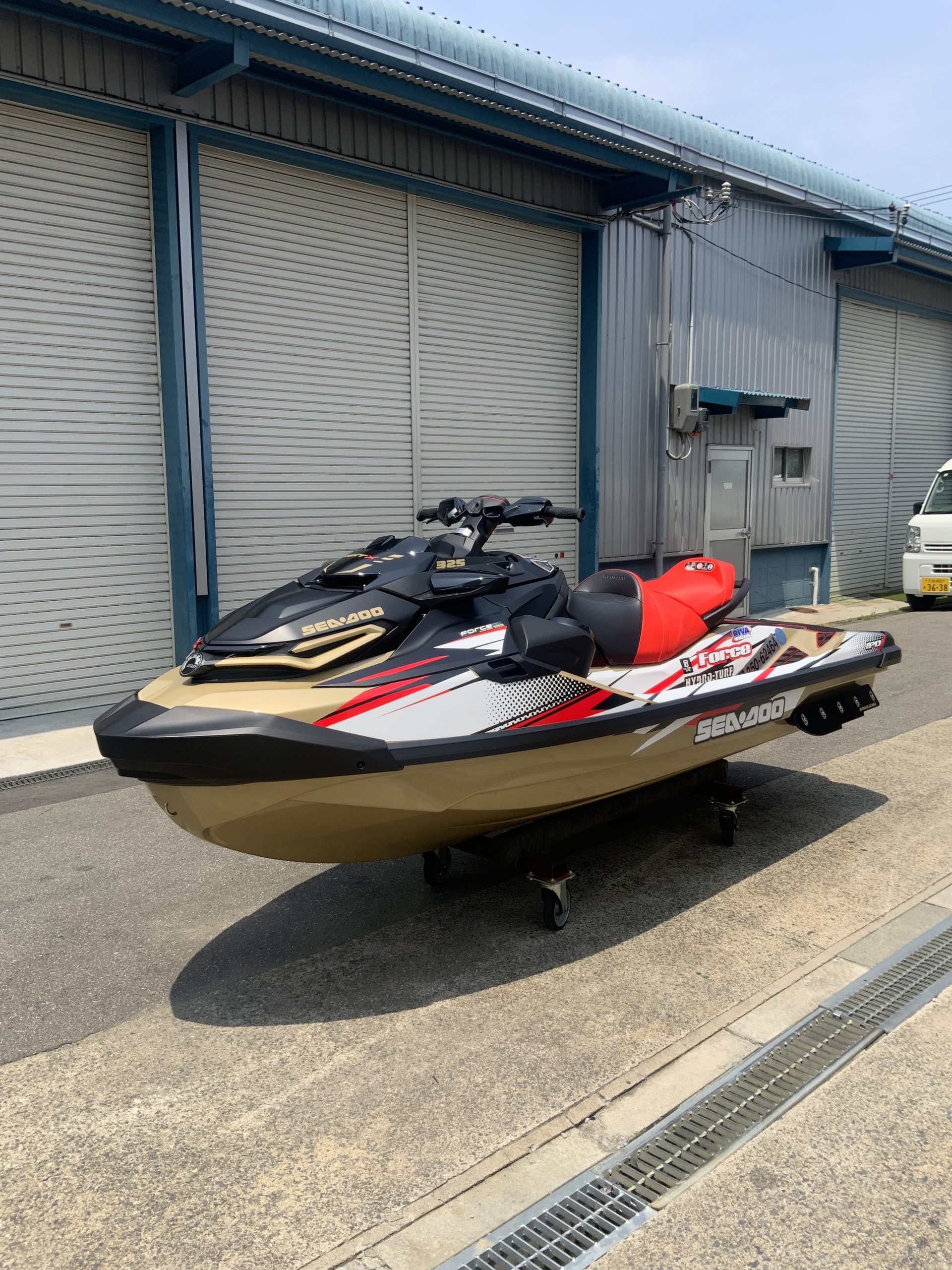 RXT325とGTX325をデリバリー | 大阪のPWC,ジェットスキーショップ